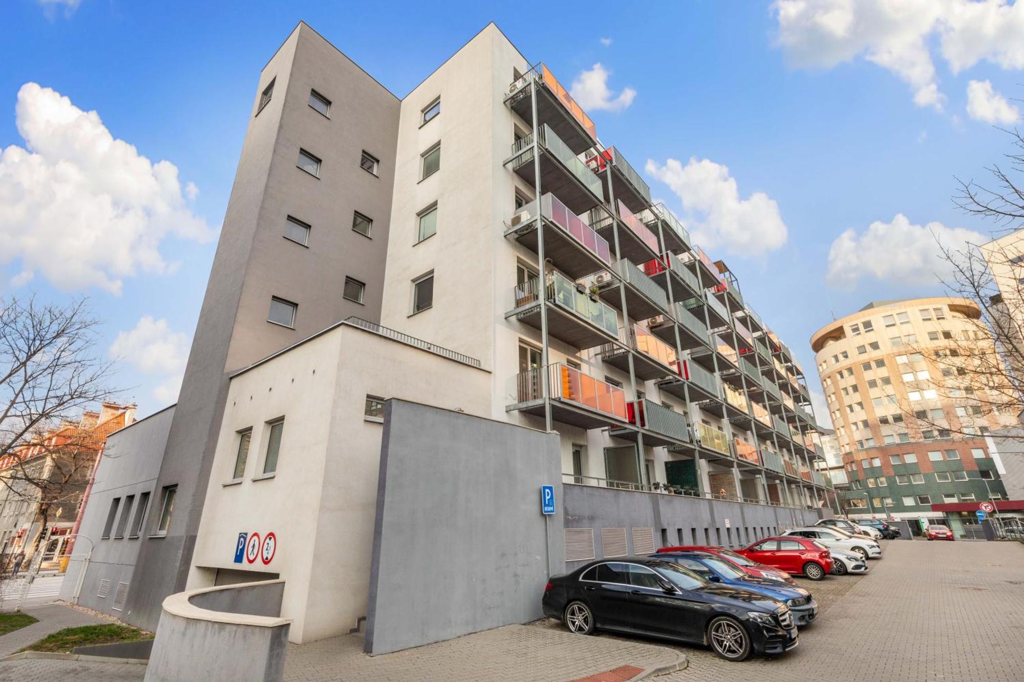 Lam Safari - Balcony - Ac - Free Parking Apartment Bratislava Exterior photo